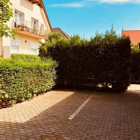 Zoeldteto Panzio Bed & Breakfast Balatonfured Luaran gambar