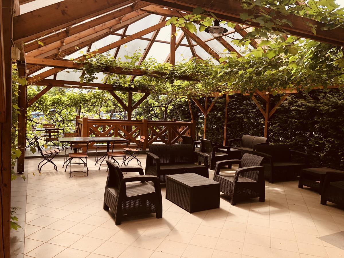 Zoeldteto Panzio Bed & Breakfast Balatonfured Luaran gambar