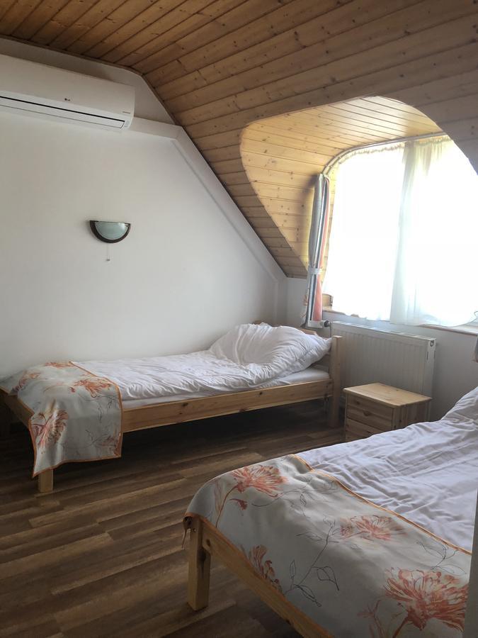 Zoeldteto Panzio Bed & Breakfast Balatonfured Luaran gambar