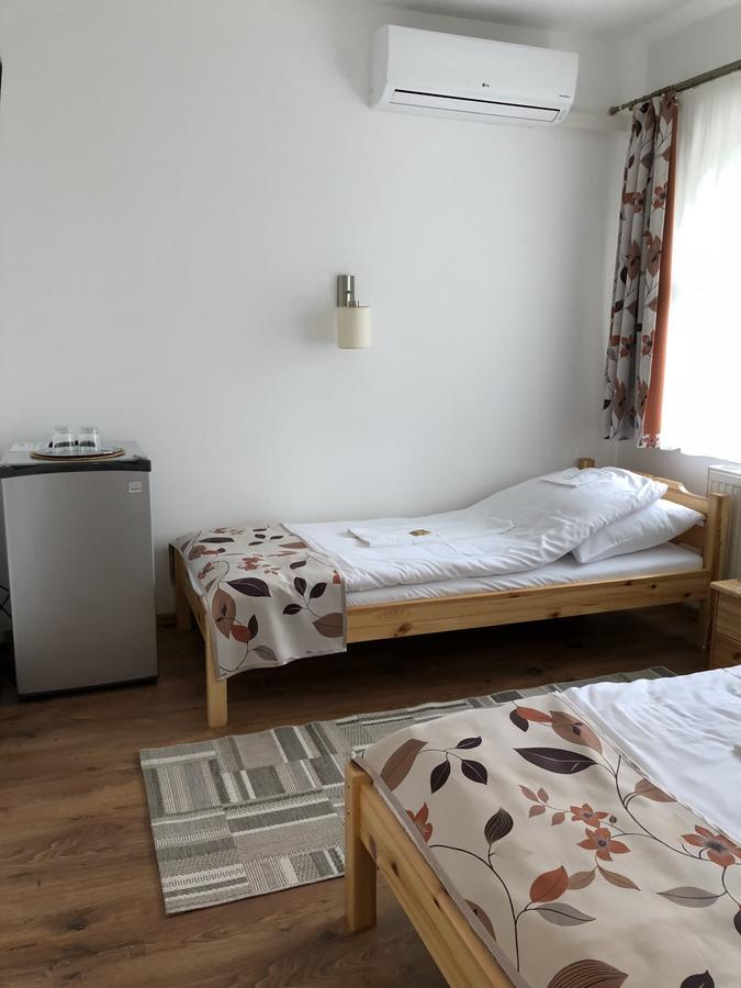Zoeldteto Panzio Bed & Breakfast Balatonfured Luaran gambar