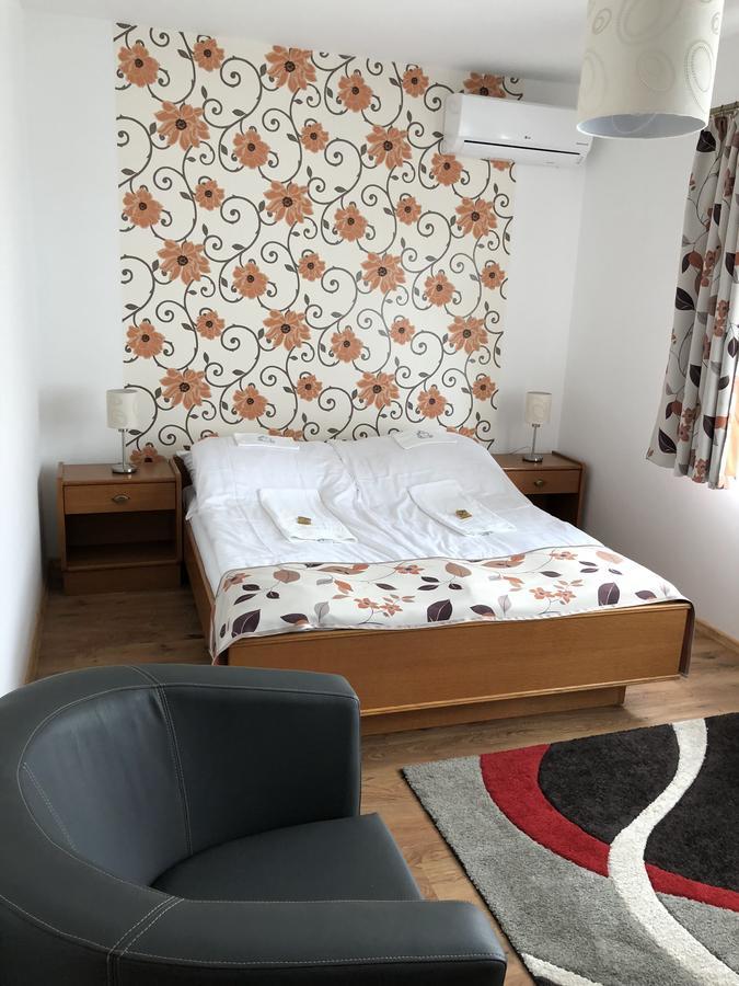Zoeldteto Panzio Bed & Breakfast Balatonfured Luaran gambar