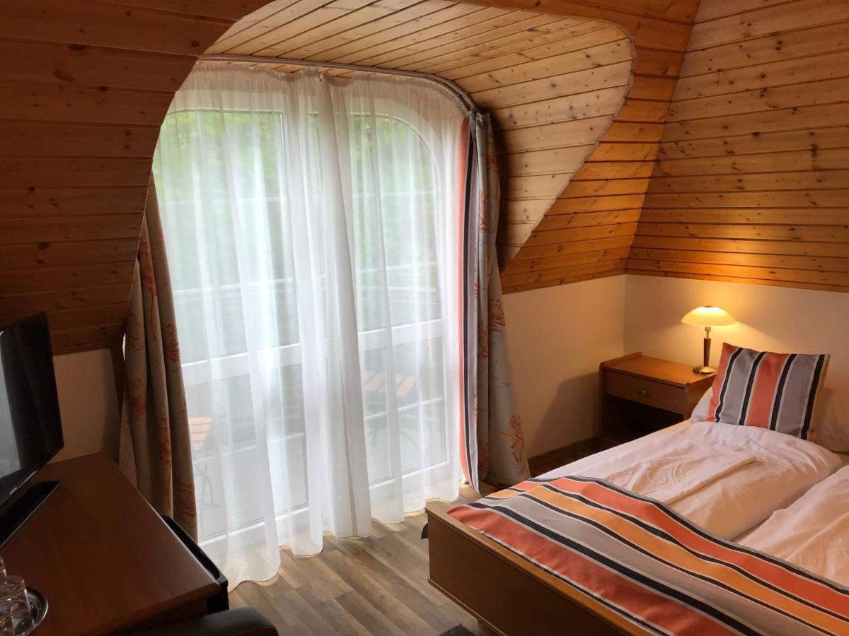 Zoeldteto Panzio Bed & Breakfast Balatonfured Luaran gambar