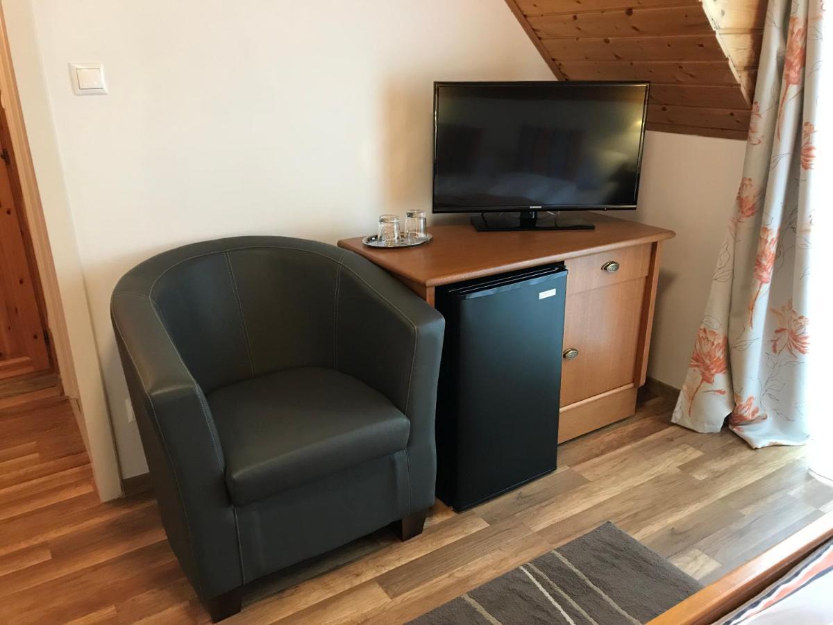 Zoeldteto Panzio Bed & Breakfast Balatonfured Luaran gambar